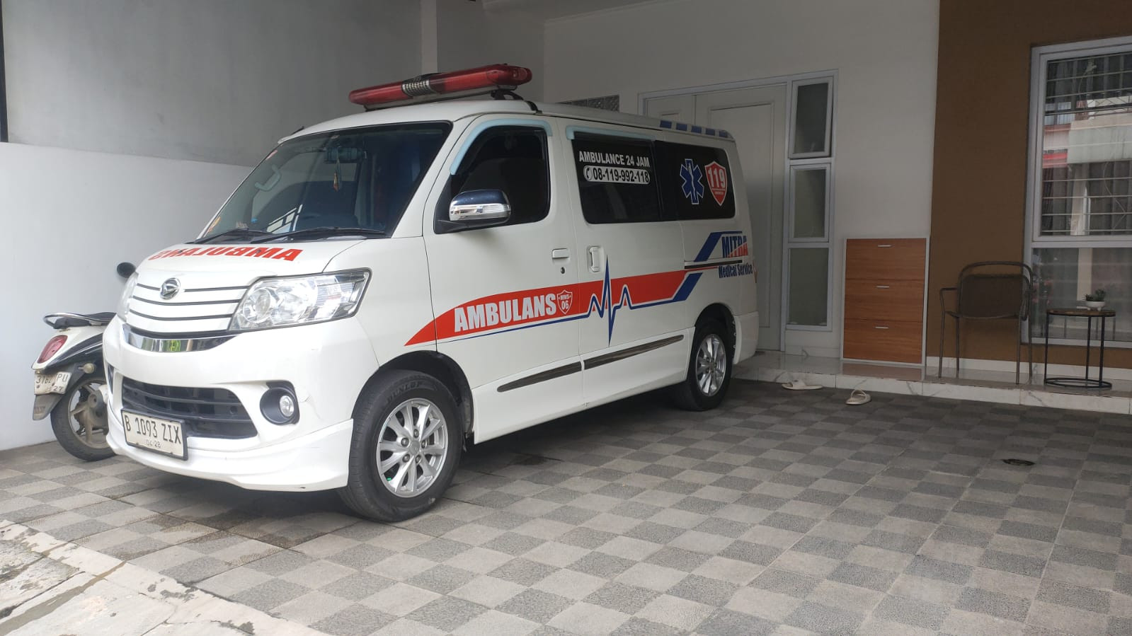 JAKARTA AMBULANCE SERVICE 0819-35-118119